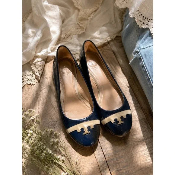 Tory Burch Navy Blue Patent Leather Low Wedge Pumps Grosgrain Logo Size 5.5M