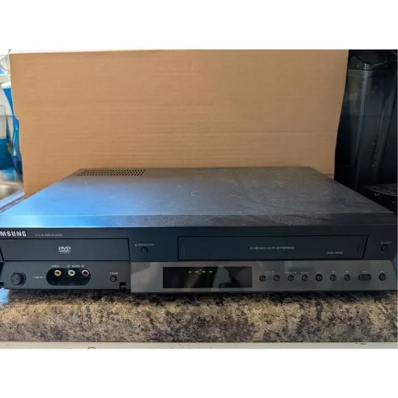Samsung DVD-V9700 DVD VHS Combo Player Tunerless 1080i Recorder