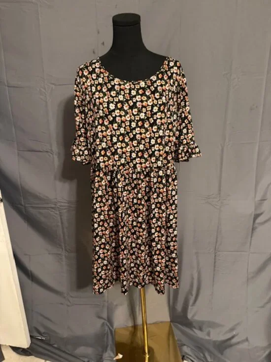 VIBE SPORTSWEAR Dress Size 3X