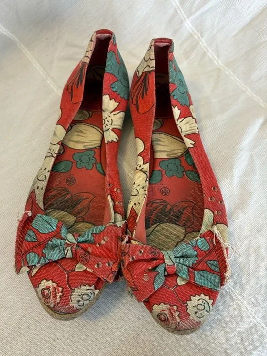 Tory Burch Tasmin floral canvas‎ espadrille flats.