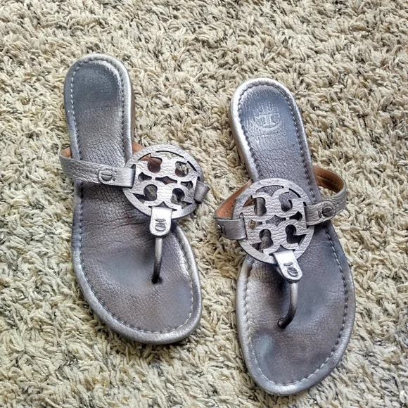 AS IS Tory Burch Miller Metallic Grey Logo Sandals Sz 8