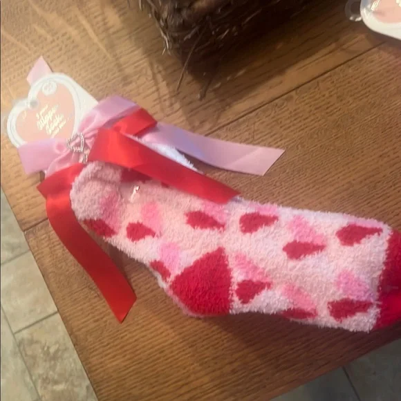 Capelli of New York 3 pair of Pink and Red Patterned Socks and 2 hair bows