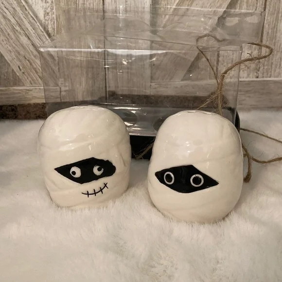 Halloween Mummy Shakers