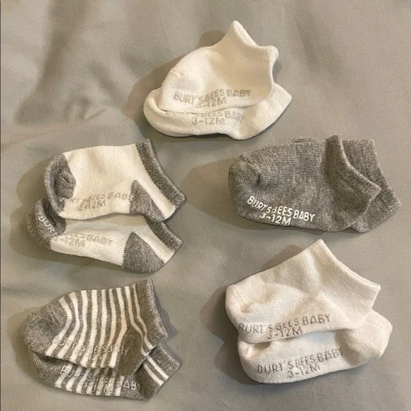5 pairs Burts bees Baby socks 3-12 months