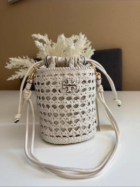 NWT tory burch woven bucket crossbody bag new ivory $450