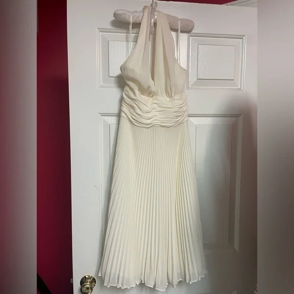 Ivory pleated dress size 4 women's