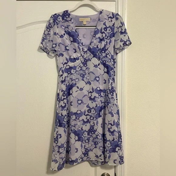Michael Kors V-neck Purple Floral Lined Pockets Dress Size 6