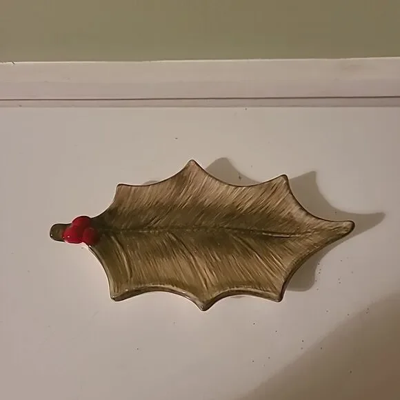Cracker Barrel Holly Dish