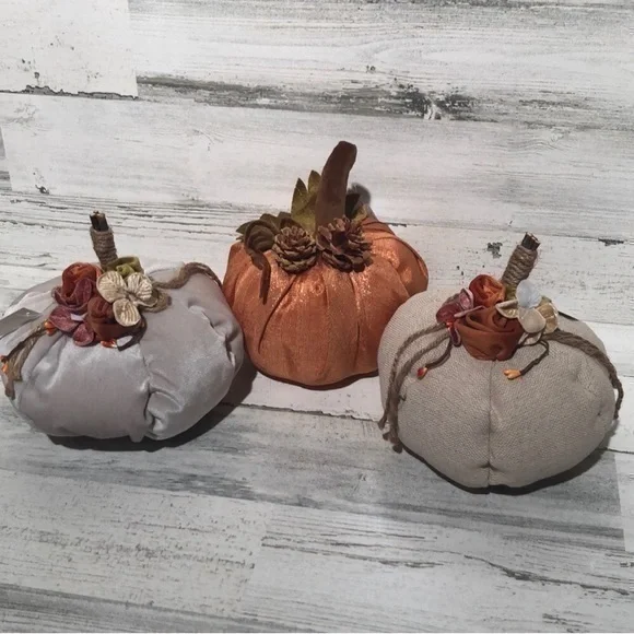 HOST PICK 🎉Rustic soft burlap & fabric pumpkins