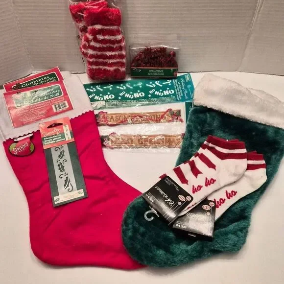 NWT Christmas X-Mas Holiday Stocking Decor Bundle Stencils Socks & Gloves