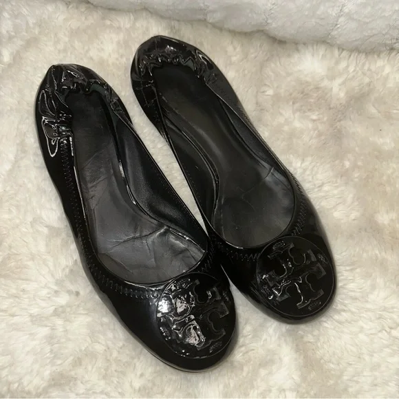Tory Burch Black patten leather flats size 9