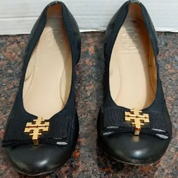 TORY BURCH BALLET FLATS...SIZE 5.5  EUC