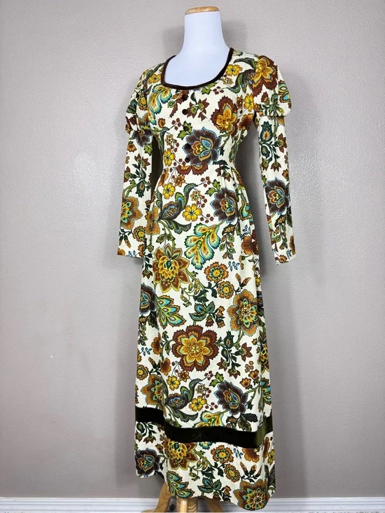 California Charmer 60’s Regency Tapestry Fabric Prairie Dress J