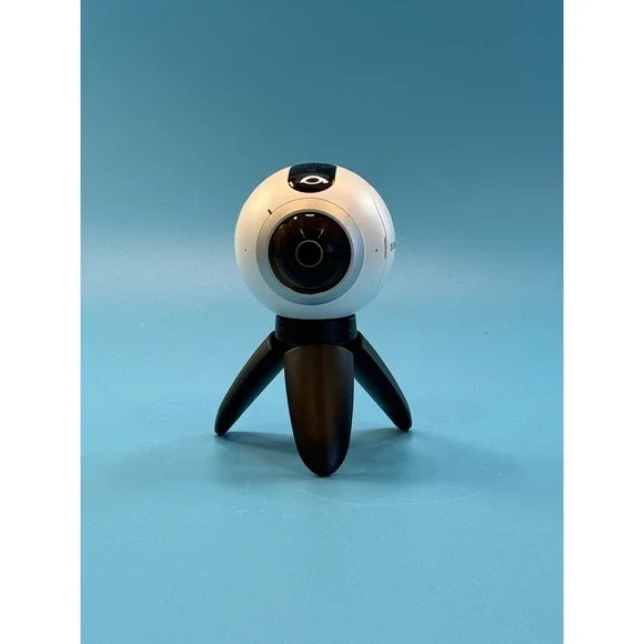 Samsung Gear 360 SM-C200 360° VR Camera Dual Lens 15MP Used w/ Tripod No microSD