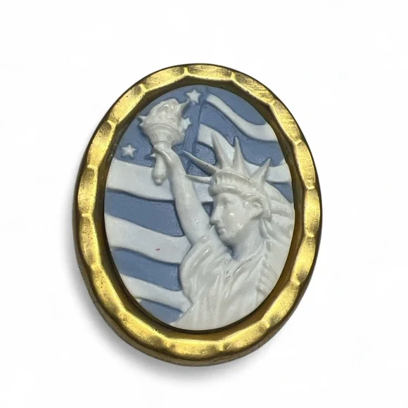 Vintage Gold Toned Statue of Liberty Lady‎ Clip Cameo Aesthetic Blue White Flag