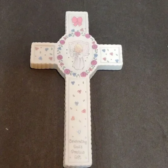 👍 Precious Moments Cross Girl.   C2