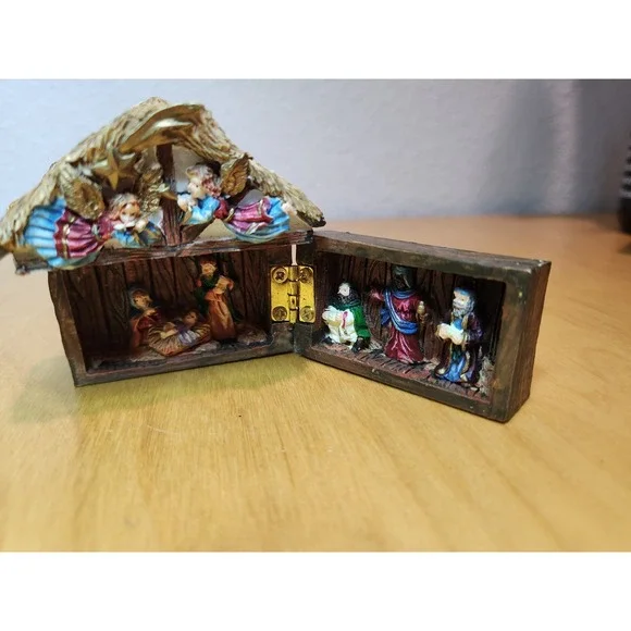 Vintage Wooden Nativity Folding Box Hinged Mini Shrine‎ Christmas Decor 90s