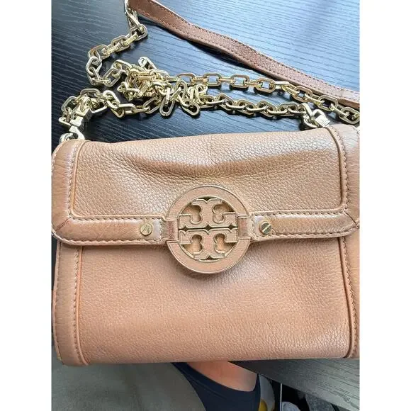 Tory Burch Amanda Pebbled Leather Chain Crossbody Wallet Clutch Tan Beige