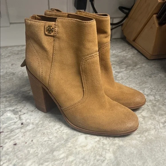 Tory Burch Women’s SabeCamel Suede Heeled Boots 9.0