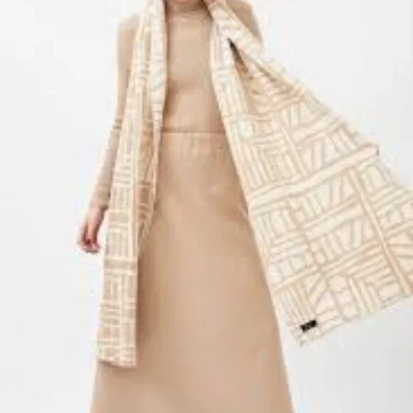 Mila.Vert Long Scarf Wrap Cotton beige Tan White Geometric Print Double Sided