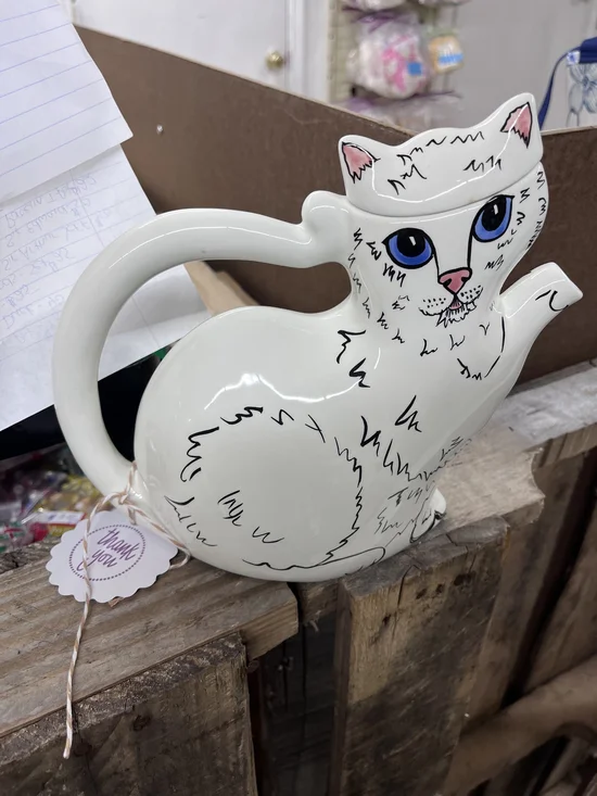 White Cat-Shaped Ceramic Teapot