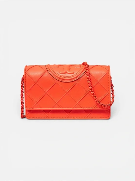 NWOT TORY BURCH Fleming soft chain wallet