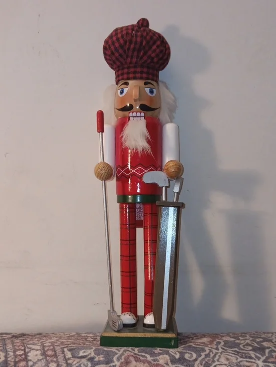 Nutcracker Figurine 15