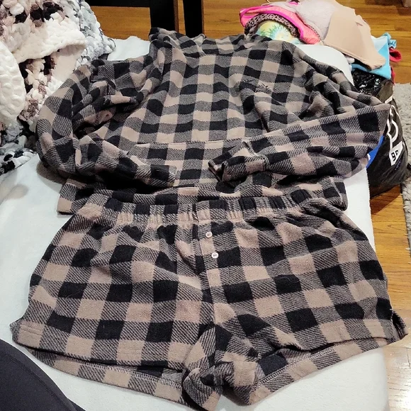 Victoria's Secret PINK Plaid Long Sleeve Top and Shorts Pajama Set