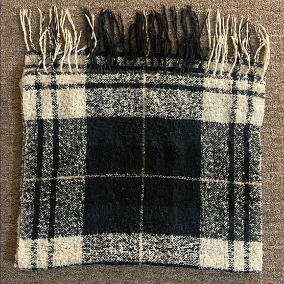 Plaid Black and Cream scarf