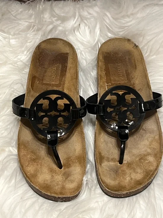TORY BURCH Miller Cloud Patent Leather Logo Thong Sandals women’s size 9.5