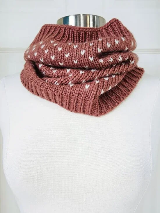 LC Lauren Conrad Pink Cowl Neck Wrap Scarf Chunky Knit Heart Neck New Tags White