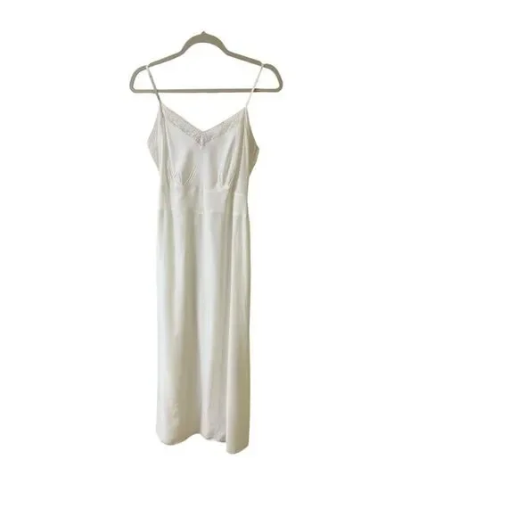 Vintage Barbizon “Jaunty fit” slip sz 14
