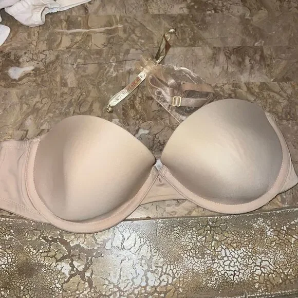 Victoria’s Secret nude strapless bra 36B