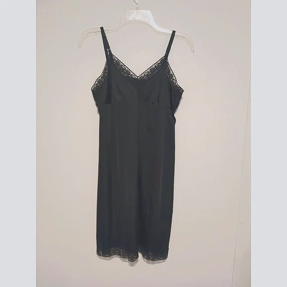 Vintage 70s Vanity Fair Black Nylon Tricot Full Slip Lace Trim 36 S Short