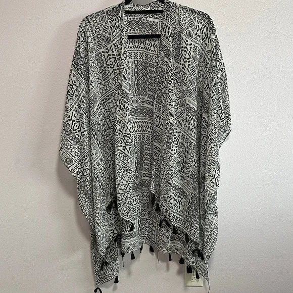 Black & White Geometric Fringe Wrap Scarf