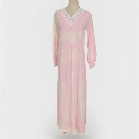 Vtg Miss‎ Elaine Long Nightgown Robe Low Back Lace