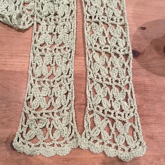 NWOT Handmade Crochet Light Sage Green Scarf Cottagecore Grannycore Casual