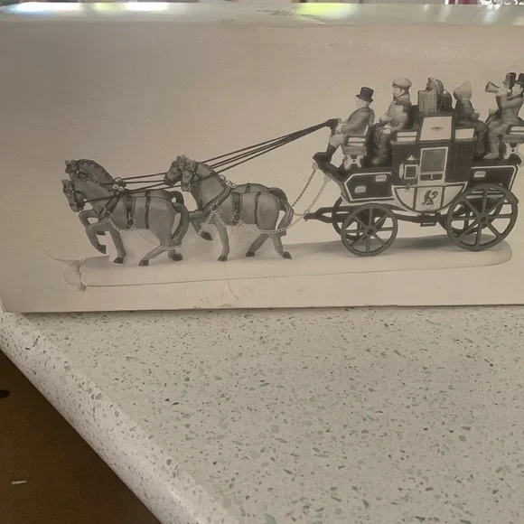Dickens' Village Holiday Coach vintage