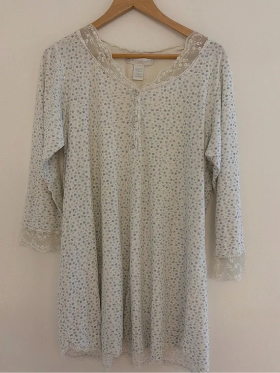 Eileen West Long Sleeve Lace Trimmed Cotton Short Nightgown Blue Floral Print