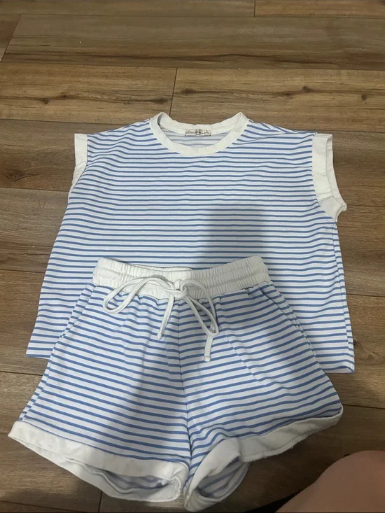 blue and white stripes matching set