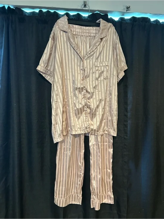 Satin Matching Set Pajama’s