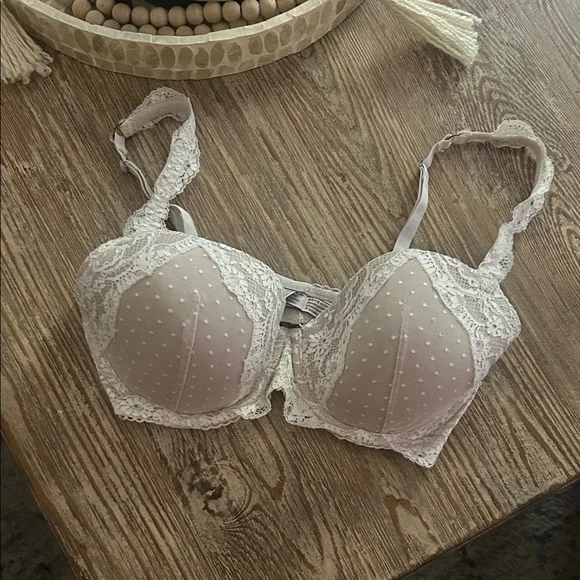 Victoria's Secret Cream Lace Bra Intimates