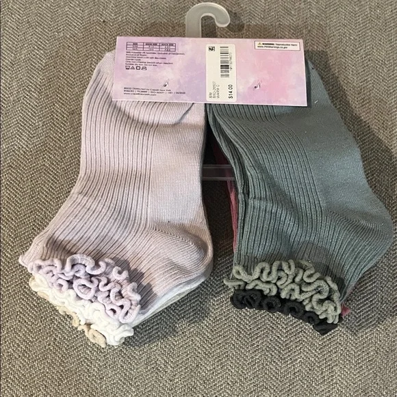 Capelli New York Girls Lettuce Edge Ankle Socks 6 pairs S / M Shoe size 9 - 13