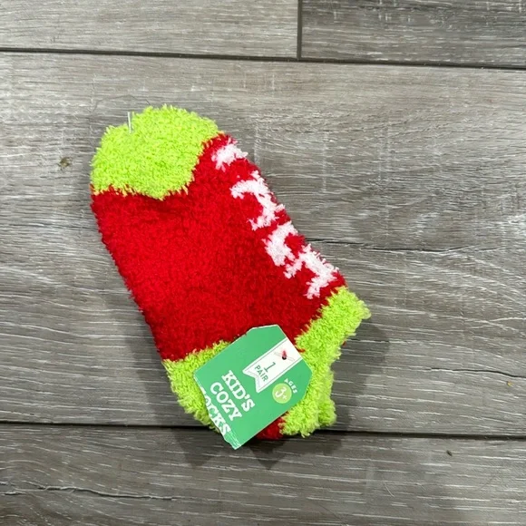 NWT! Kids‎ Fuzzy Socks