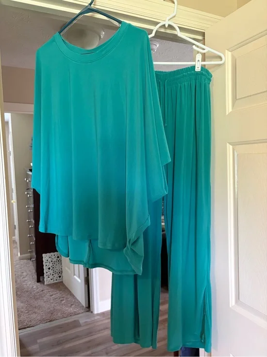 Dear Scarlett Turquoise Matching set Top and Pants