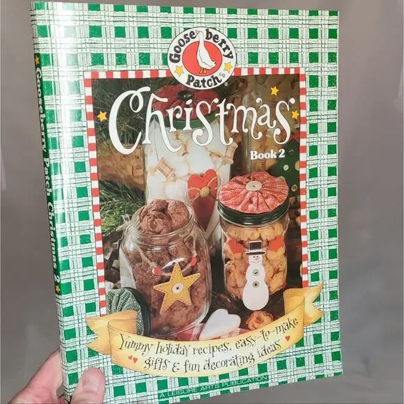 Vintage Christmas Gooseberry Patch Gifts Crafts and Holiday Recipes Book