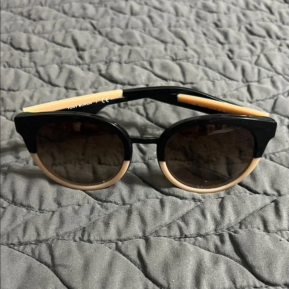 Tory Burch Black and Cream Sunglasses