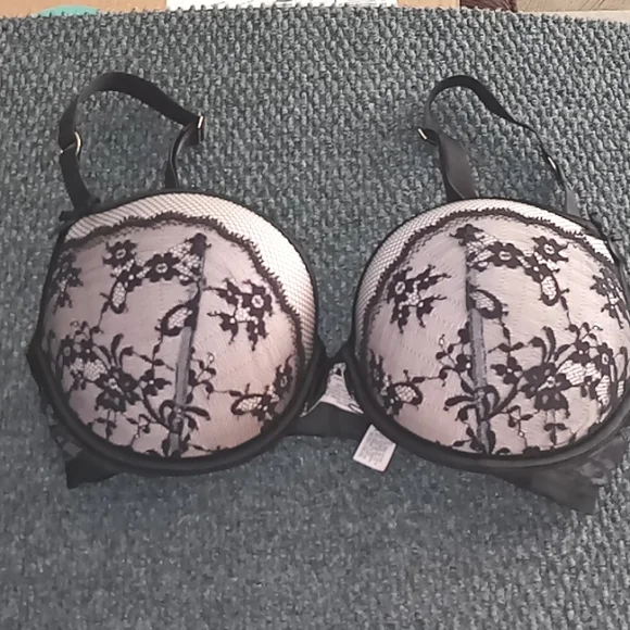 Victoria's Secret Very Sexy Padded Demi Bra 32DD