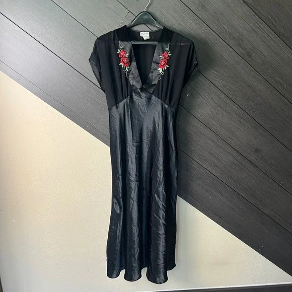 Delicates Women's Embroidered Floral Satin Sheer Babydoll Dress Large Black Y2K