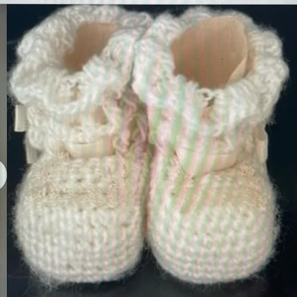 Vintage Glo Knit  Hand Knit Baby Booties